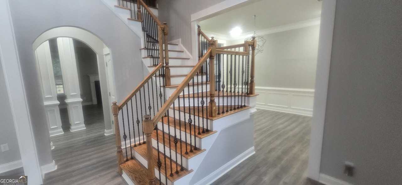 5715 Southcrest Ln - Photo 2 of 21