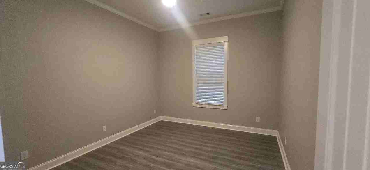 5715 Southcrest Ln - Photo 5 of 21