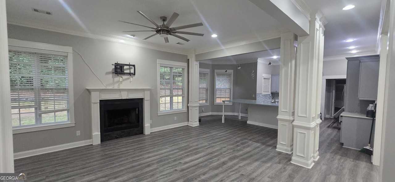 5715 Southcrest Ln - Photo 7 of 21