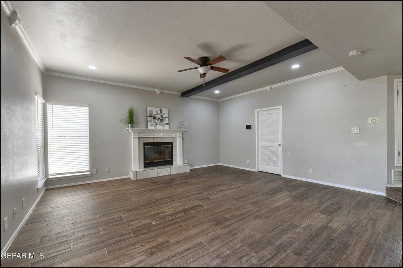 1909 Polly Harris Dr - Photo 3 of 40