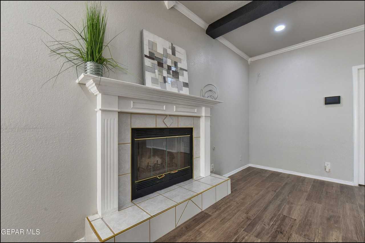 1909 Polly Harris Dr - Photo 4 of 40