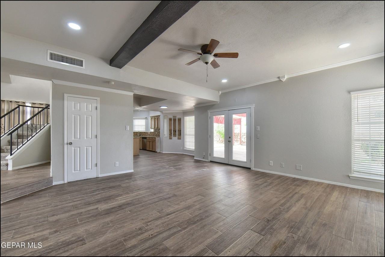 1909 Polly Harris Dr - Photo 5 of 40