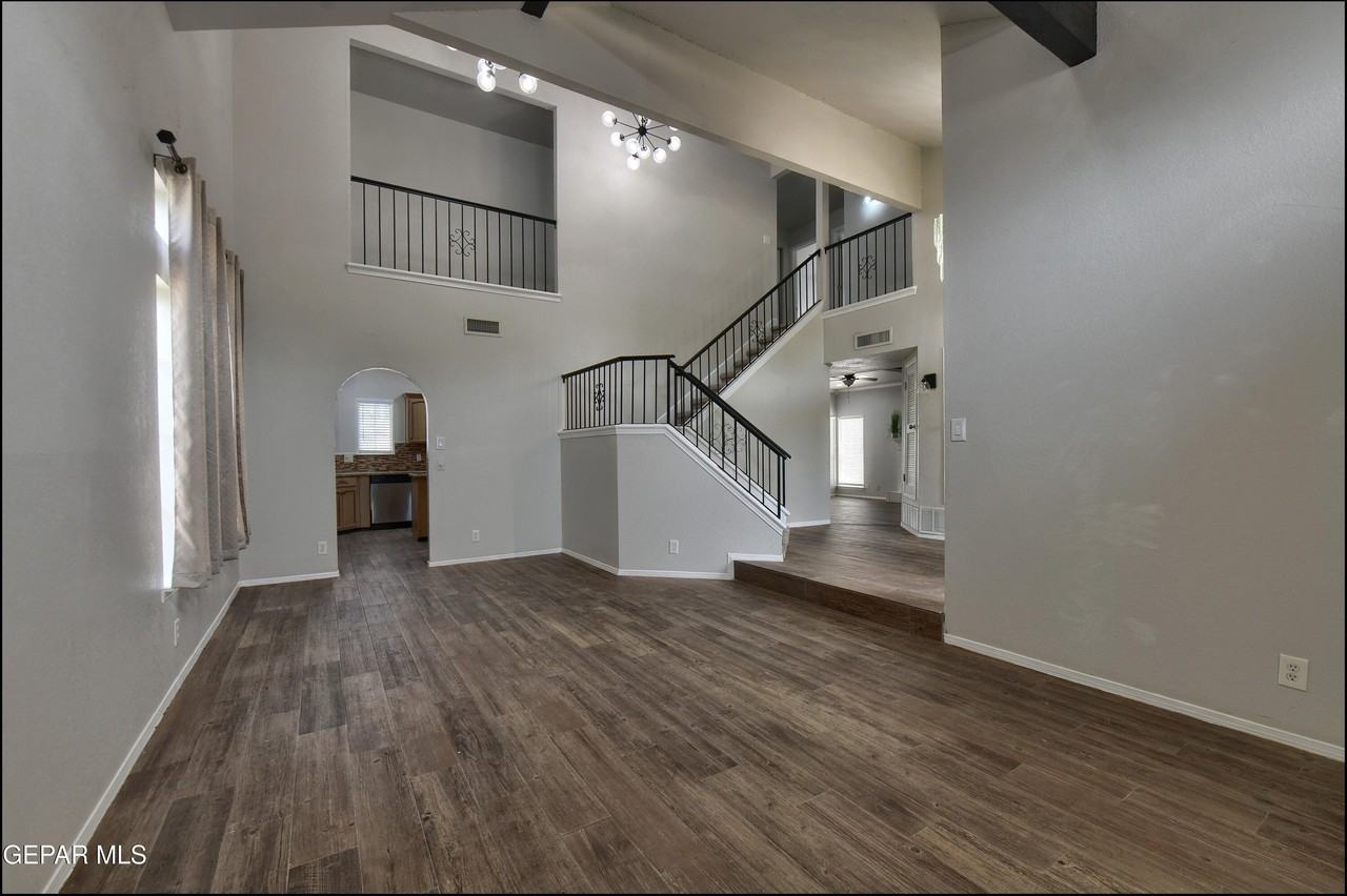 1909 Polly Harris Dr - Photo 7 of 40