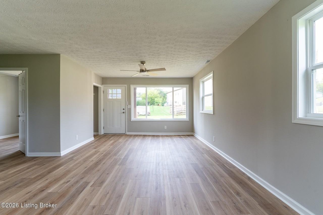 106 Hardin Ct - Photo 4 of 11