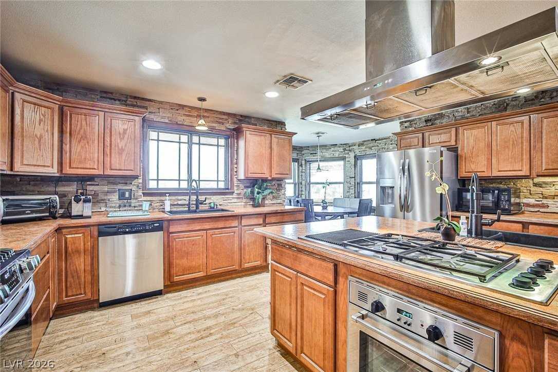 4674 Saddle Pl - Photo 6 of 17