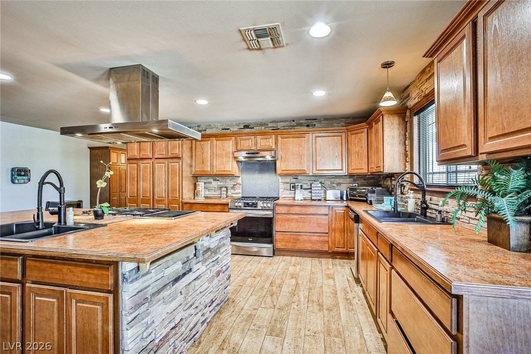 4674 Saddle Pl - Photo 7 of 17