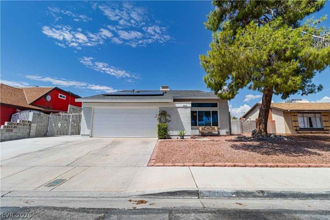 4815 Castle Rock Ct - Photo 2 of 43