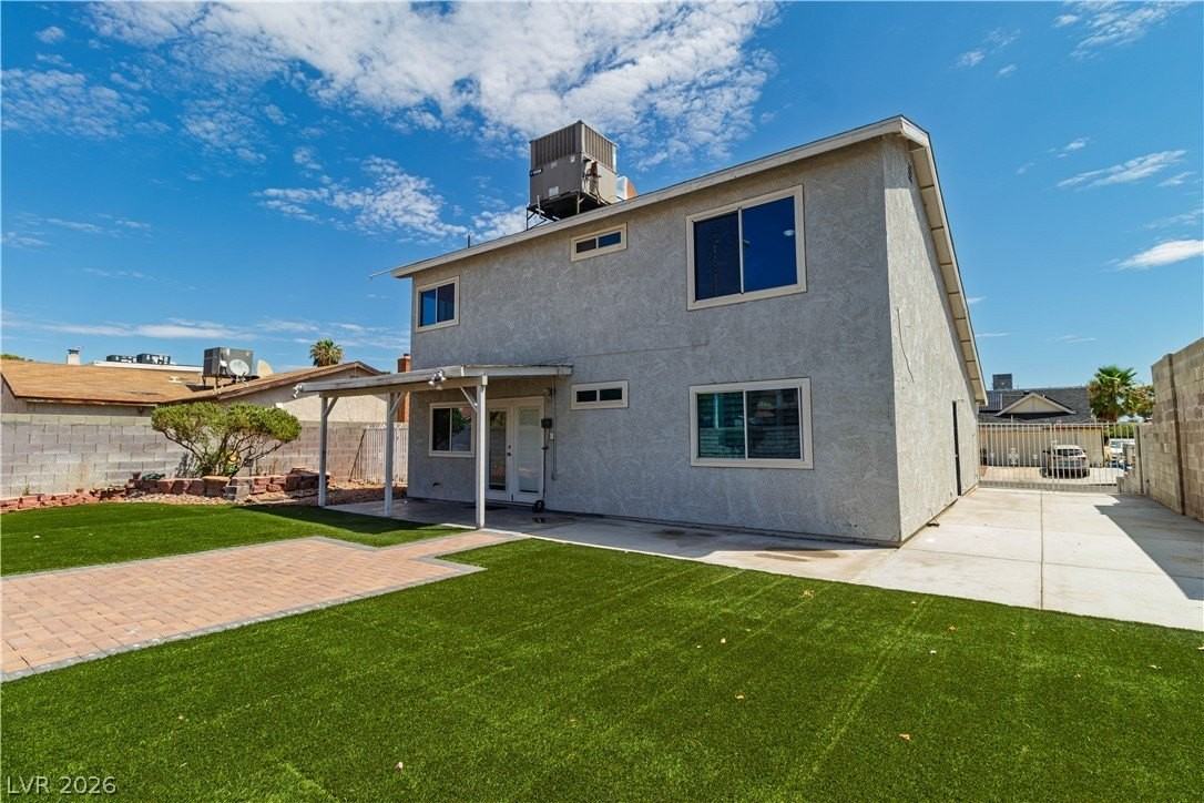 4815 Castle Rock Ct - Photo 3 of 43