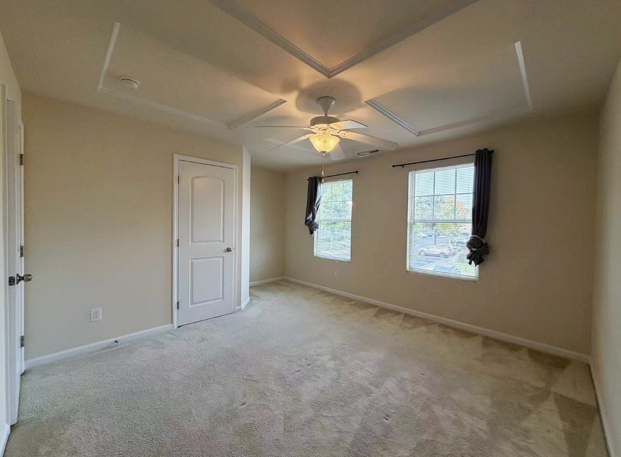 12 Pocono Dr #1 - Photo 5 of 13