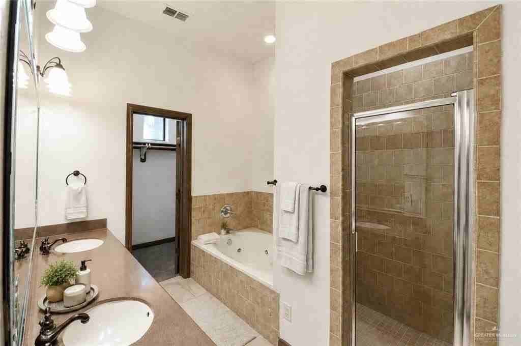 812 S 6th St - Photo 7 of 16