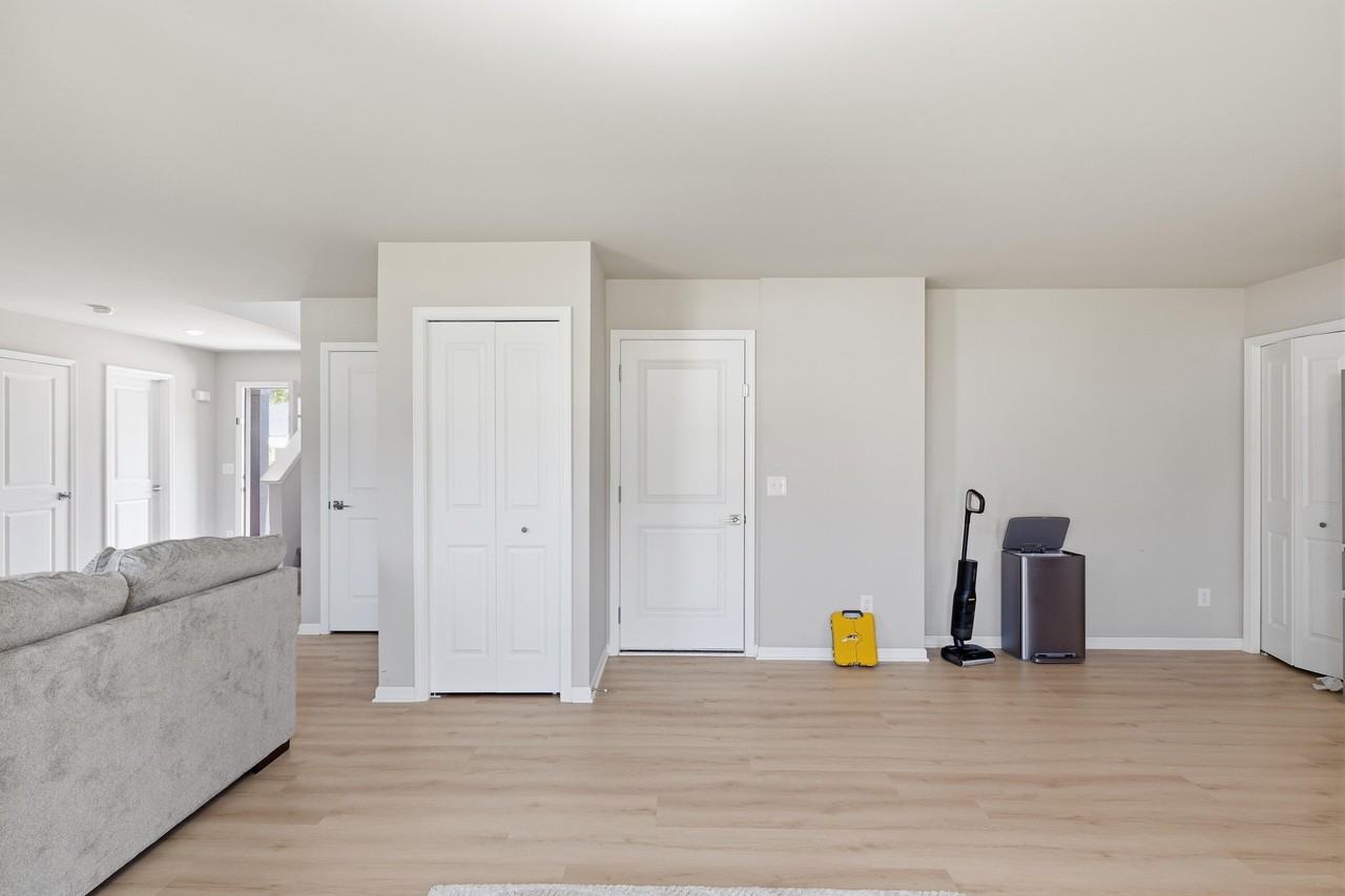 15185 Hanover Ave - Photo 7 of 33