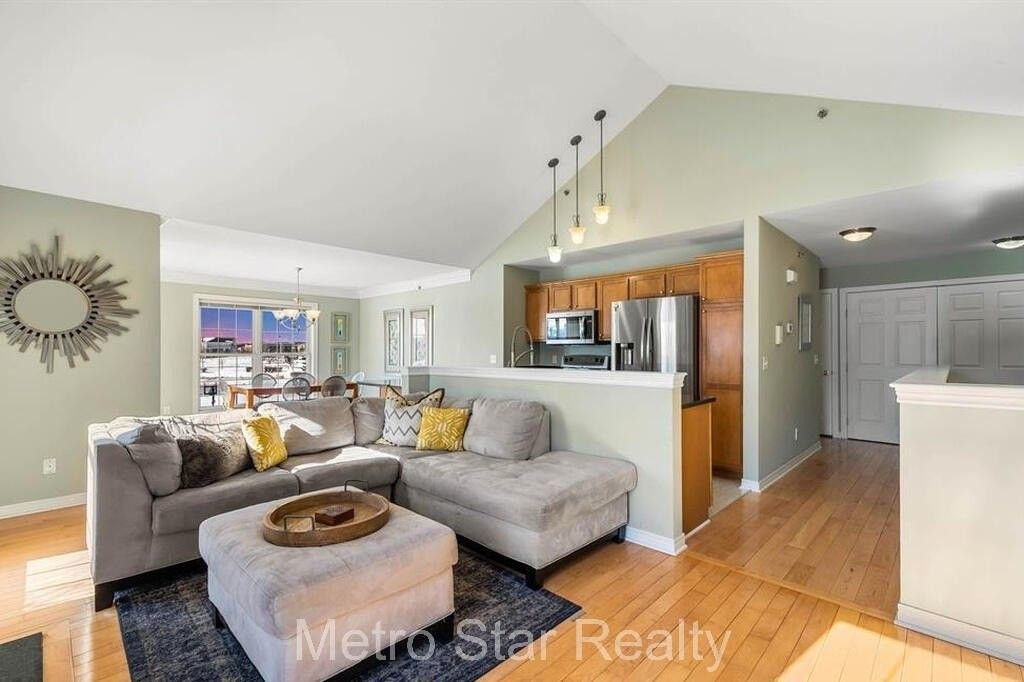 120 N Village Way - Photo 2 of 18