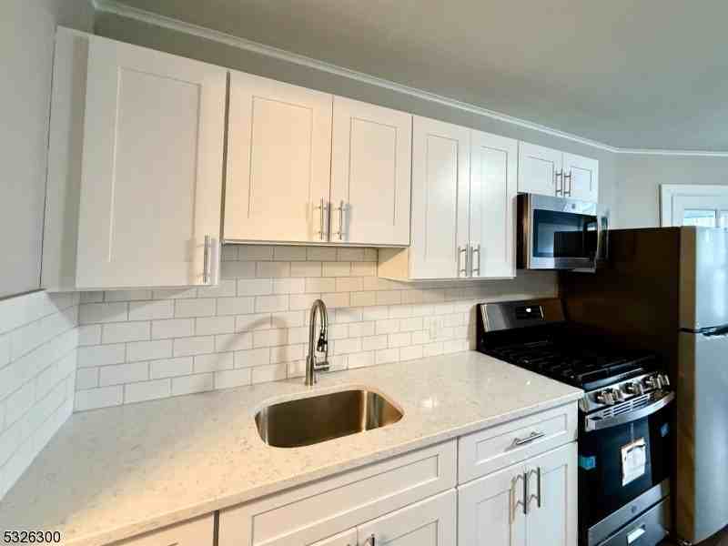 672 Mount Hope Ave #2 - Photo 6 of 8