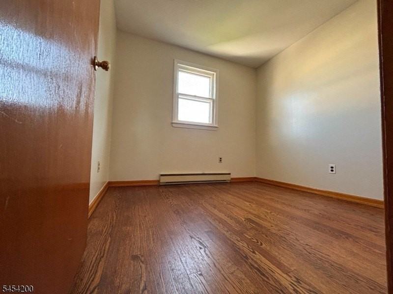 115 Van Riper Ave - Photo 4 of 7
