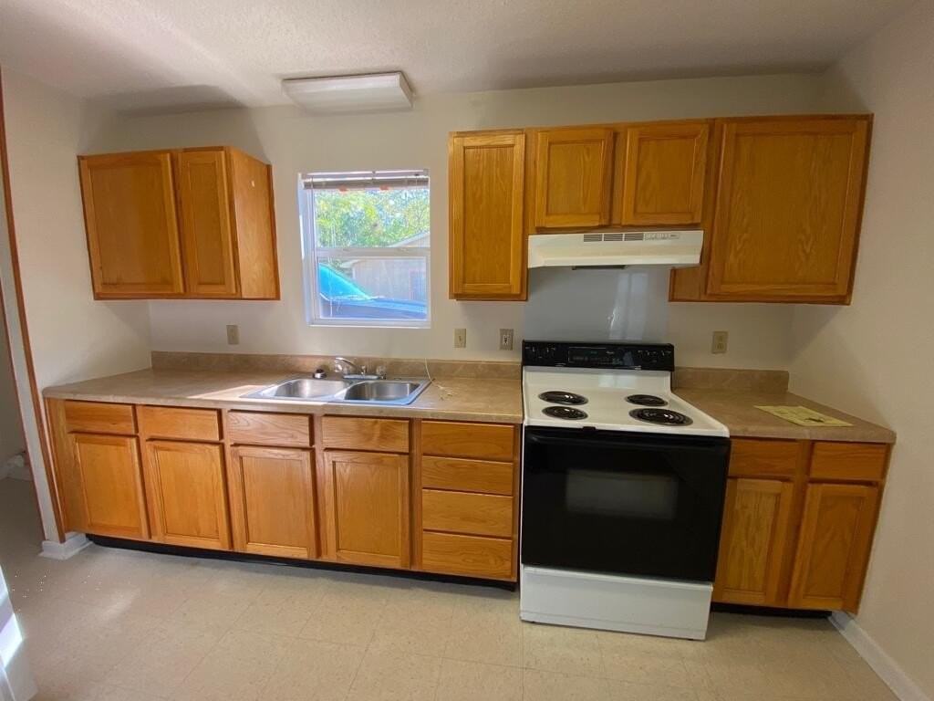 646 Fleming Rd - Photo 4 of 13