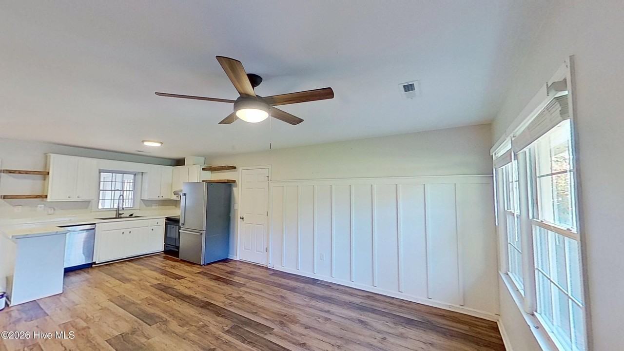 209 Caladan Rd - Photo 2 of 25