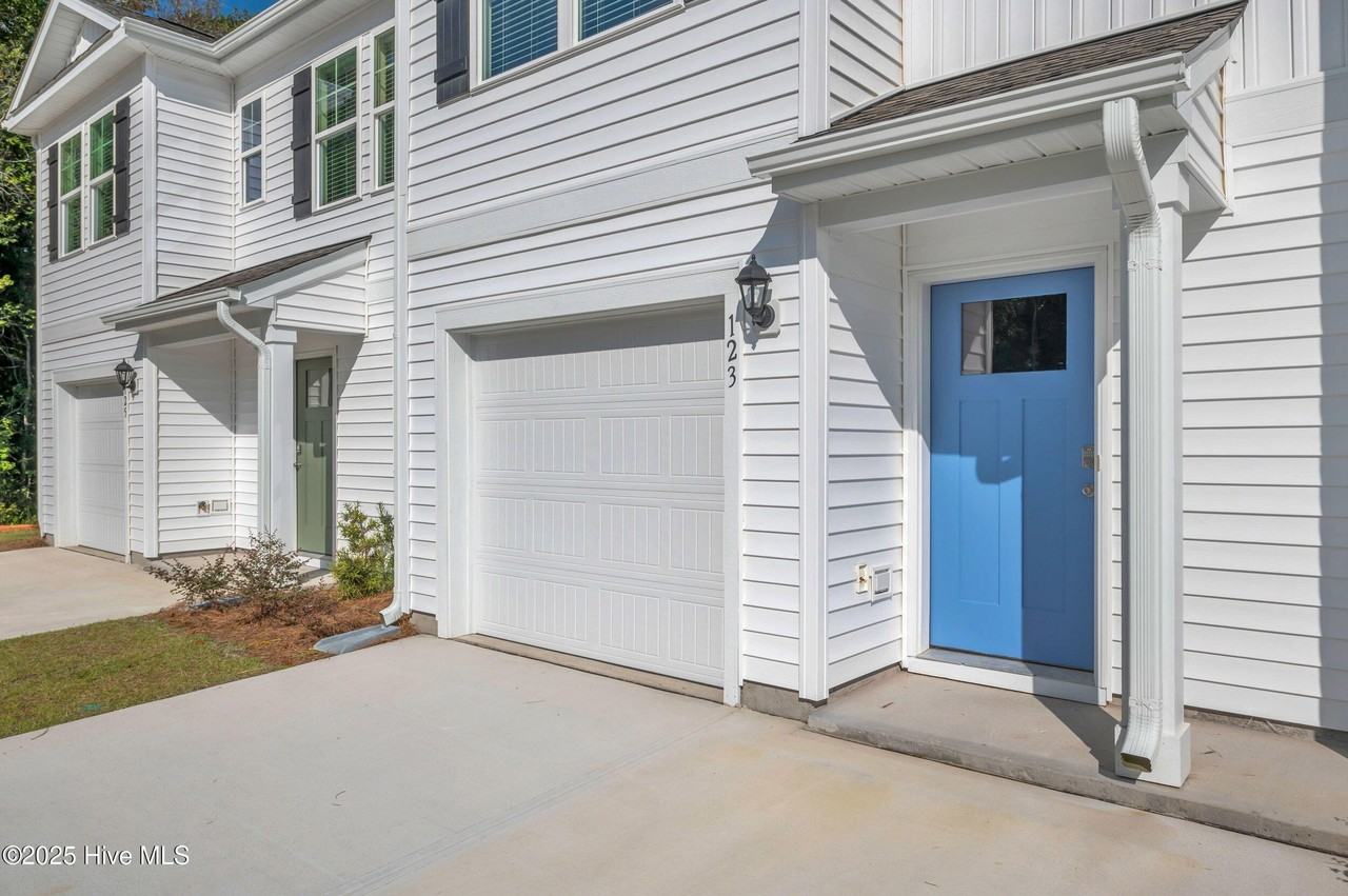 123 S Grassland Rd - Photo 3 of 45