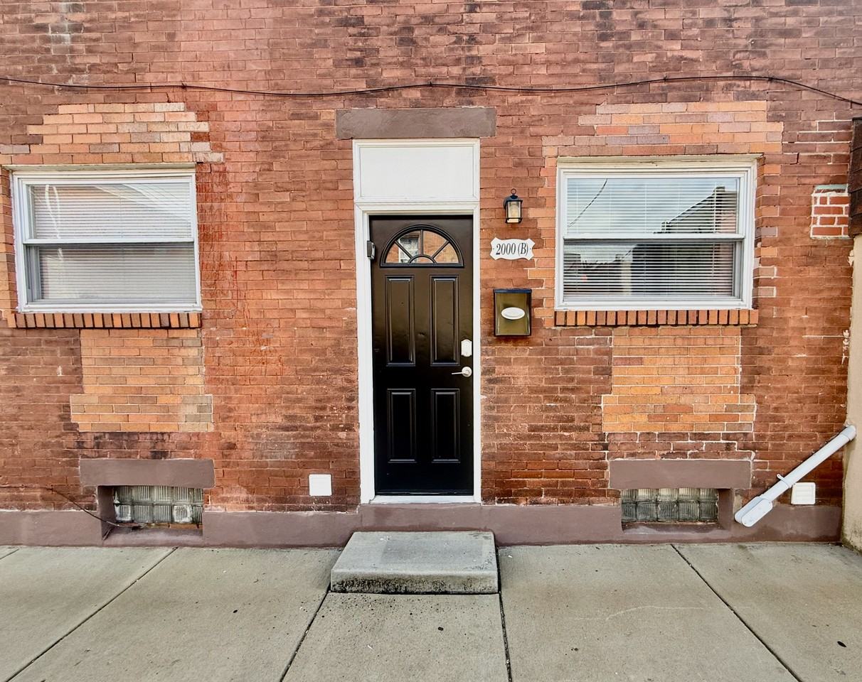 2000 South Chadwick Street - BUnit B #B - Photo 2 of 41