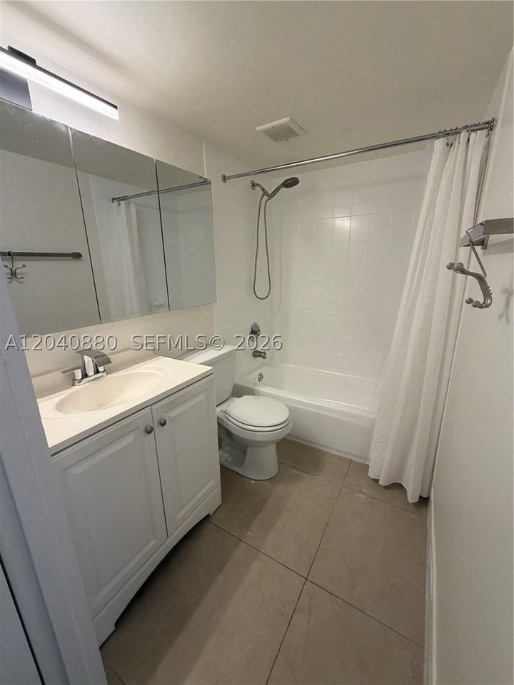 2715 Tigertail Ave #109 - Photo 5 of 22