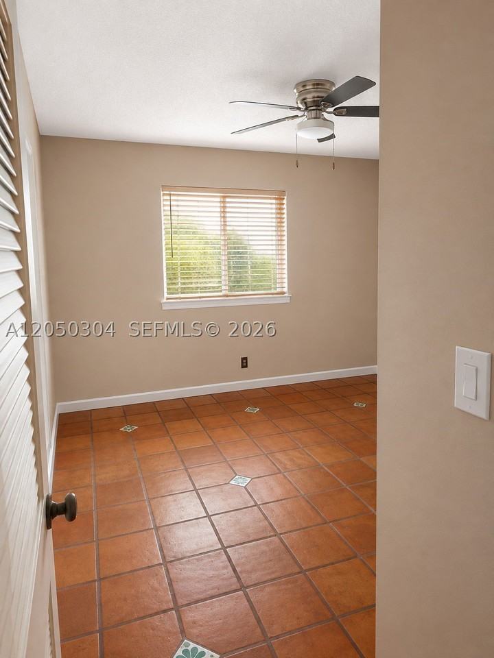 1733 Mayo St #7 - Photo 5 of 6