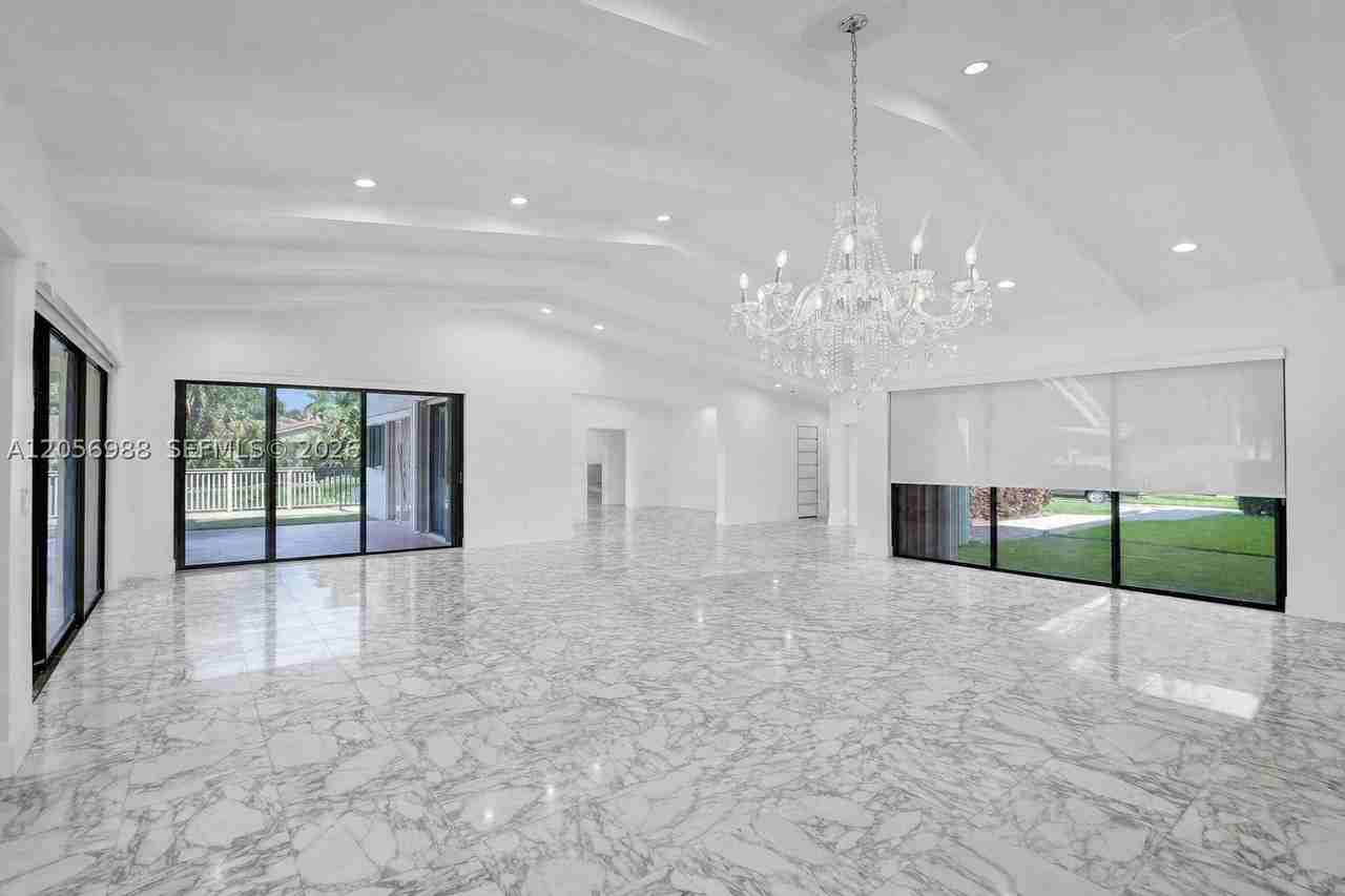 3180 N 36th St - Photo 5 of 28