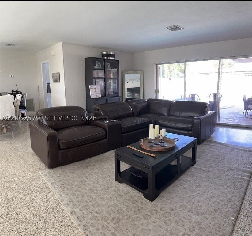 5001 Sw 87th Pl #1 - Photo 2 of 4