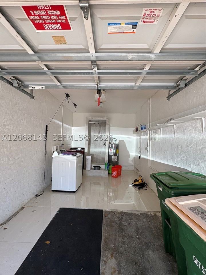 5725 Tuscany Way - Photo 4 of 34