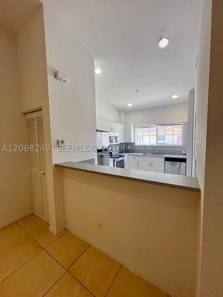 3824 Sw 48th Ave #3824 - Photo 7 of 26