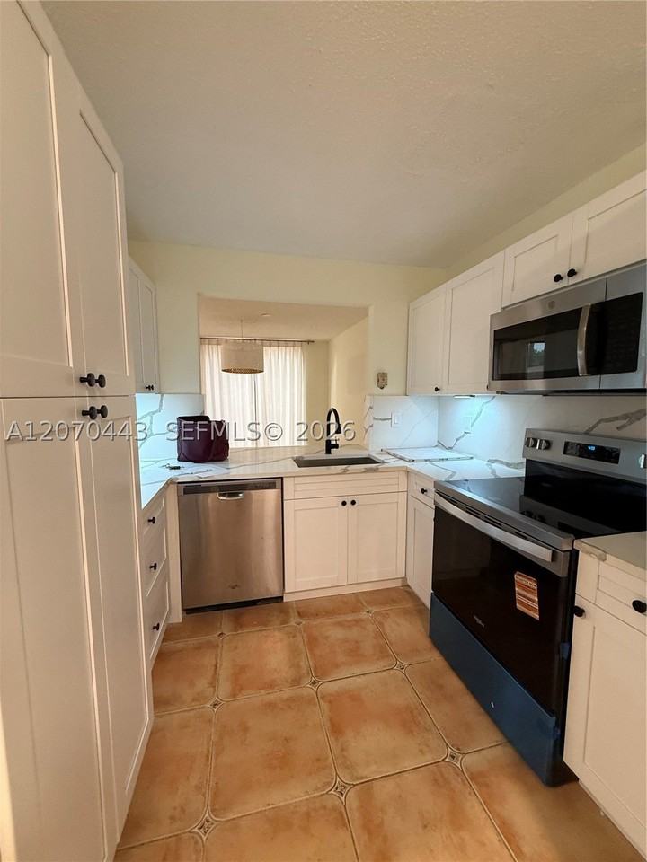 3522 Torremolinos Ave #E31 - Photo 3 of 20