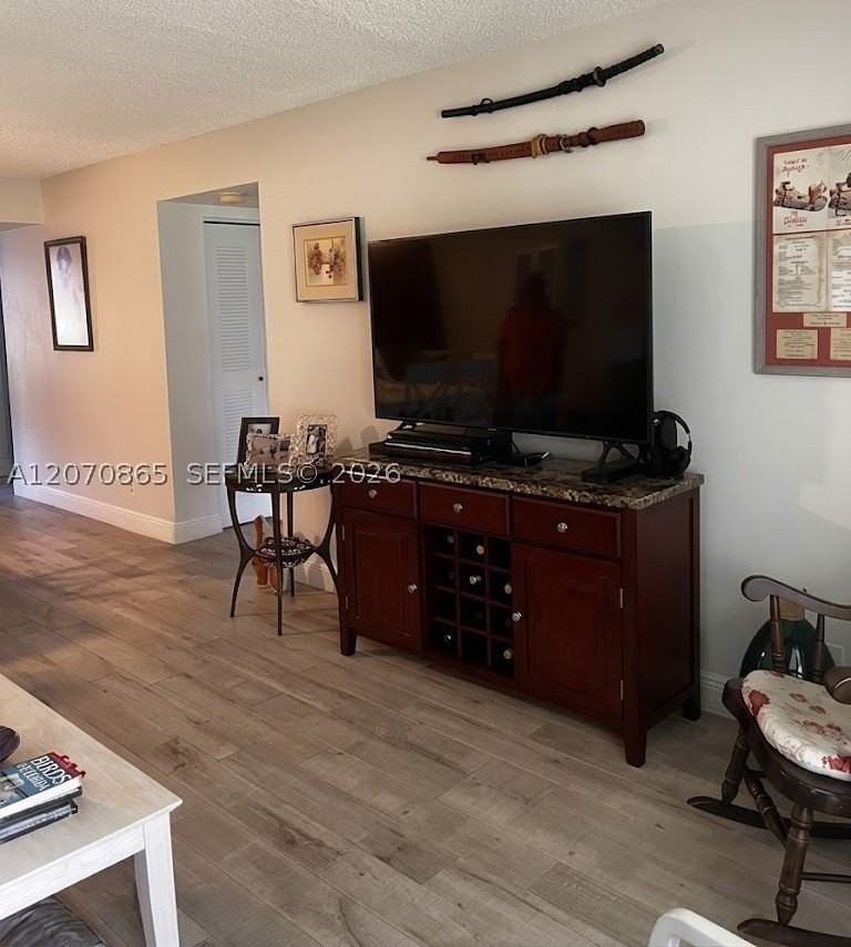 6936 Huntington Ln #103 - Photo 7 of 27