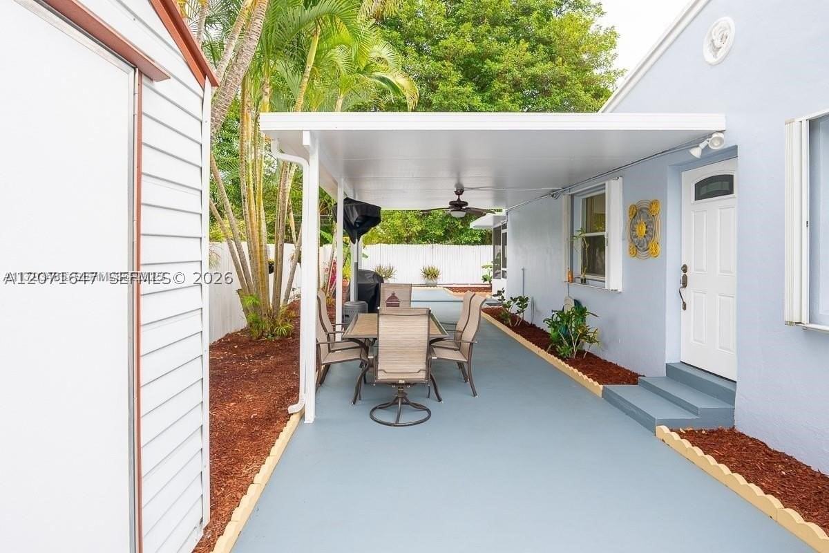 307 N 28th Ave - Photo 3 of 14