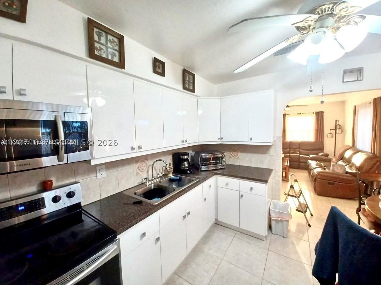 307 N 28th Ave - Photo 4 of 14