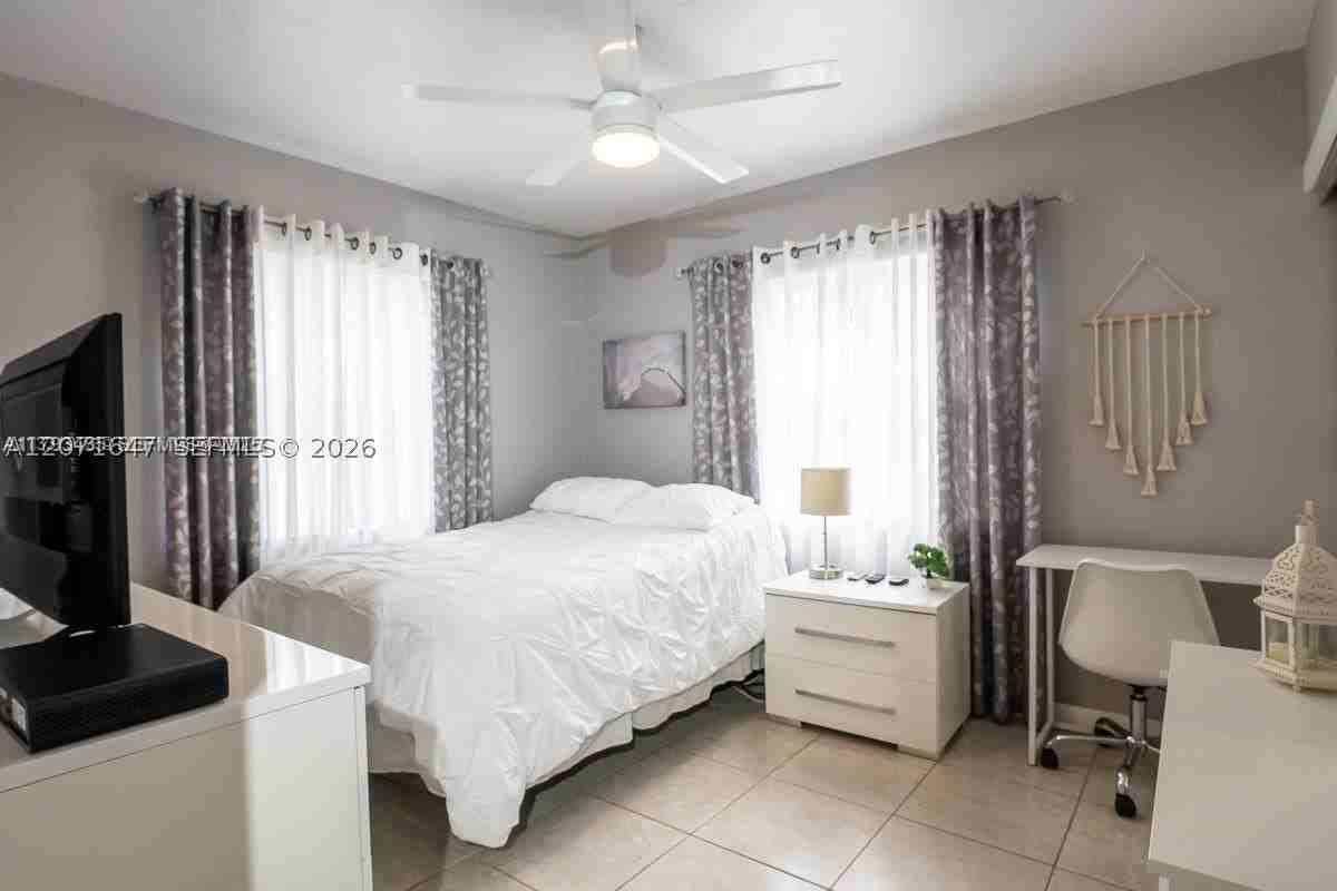 307 N 28th Ave - Photo 6 of 14