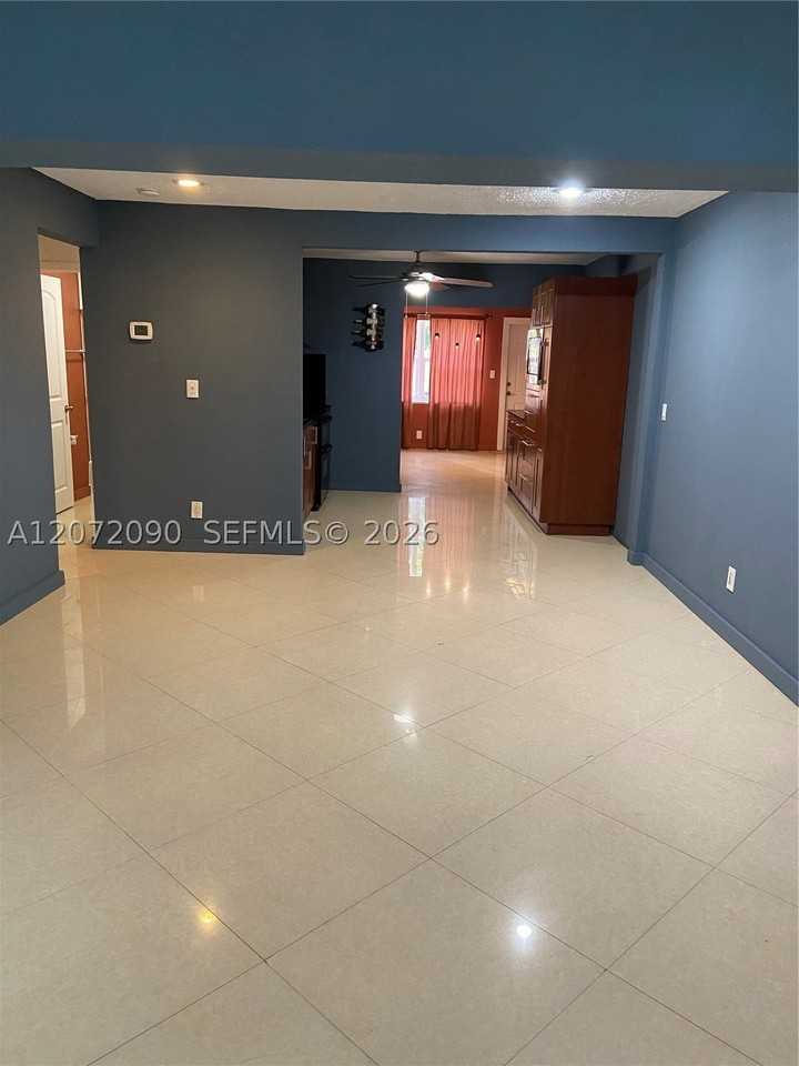 6404 Sw 23rd St #1 - Photo 4 of 17