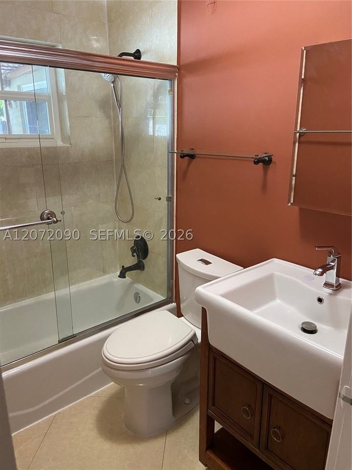 6404 Sw 23rd St #1 - Photo 6 of 17