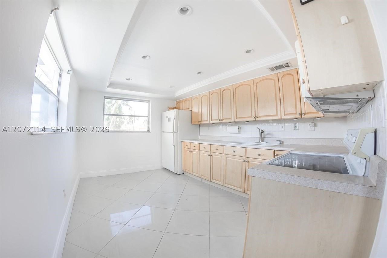 344 Sw 1st St #6 - Photo 4 of 18