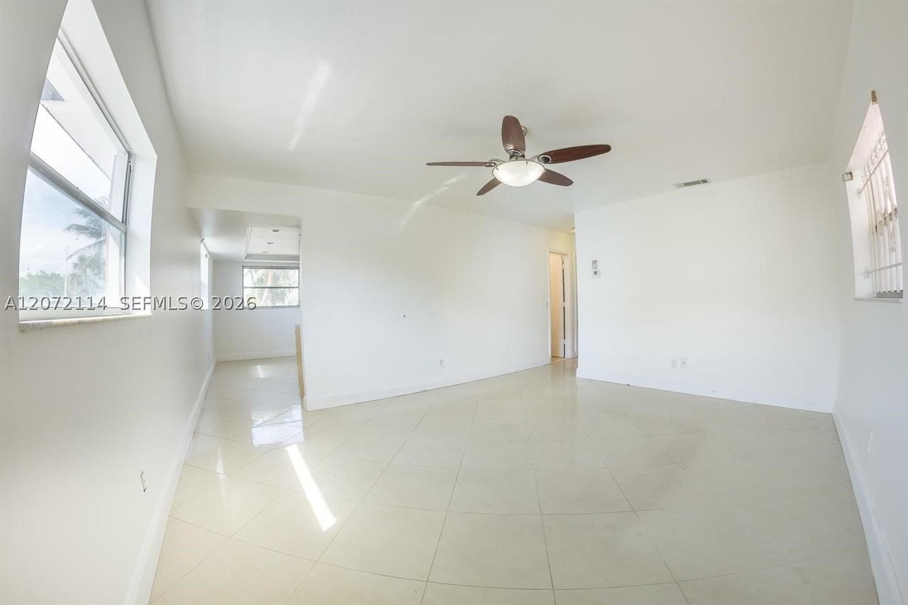 344 Sw 1st St #6 - Photo 5 of 18