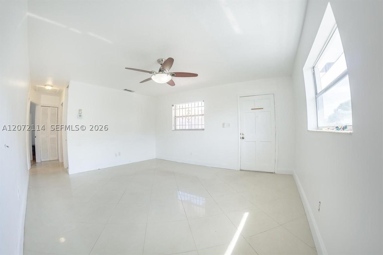 344 Sw 1st St #6 - Photo 6 of 18