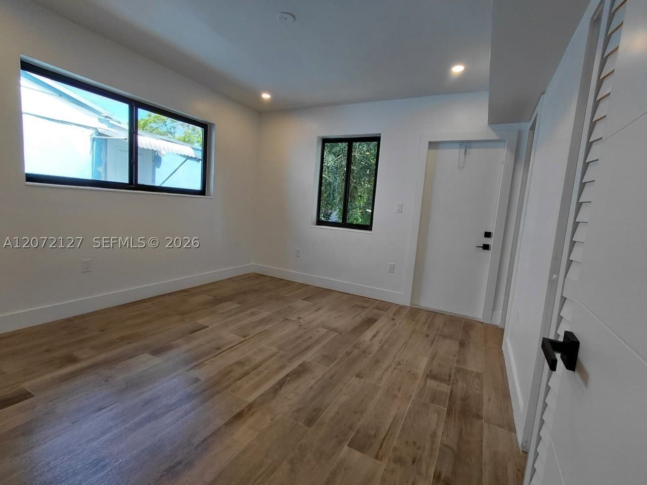 1430 Nw 45th St #1 - Photo 4 of 7