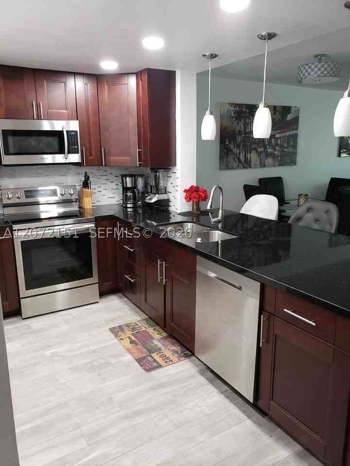 900 Ne 12th Ave #302 - Photo 2 of 36