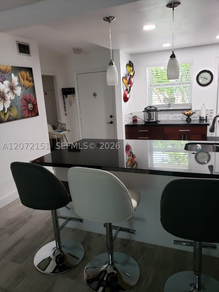 900 Ne 12th Ave #302 - Photo 6 of 36