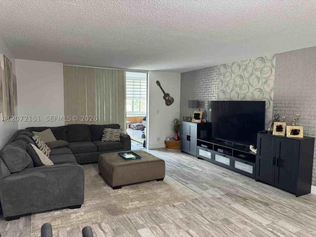 900 Ne 12th Ave #302 - Photo 7 of 36