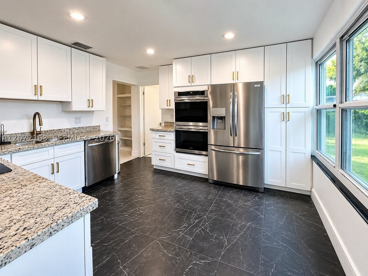 3051 Sw 47th St - Photo 2 of 8