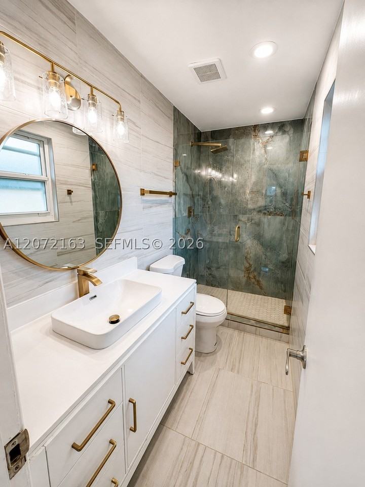 3051 Sw 47th St - Photo 5 of 8