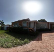 12140 Ne Miami Ct - Photo 1 of 1