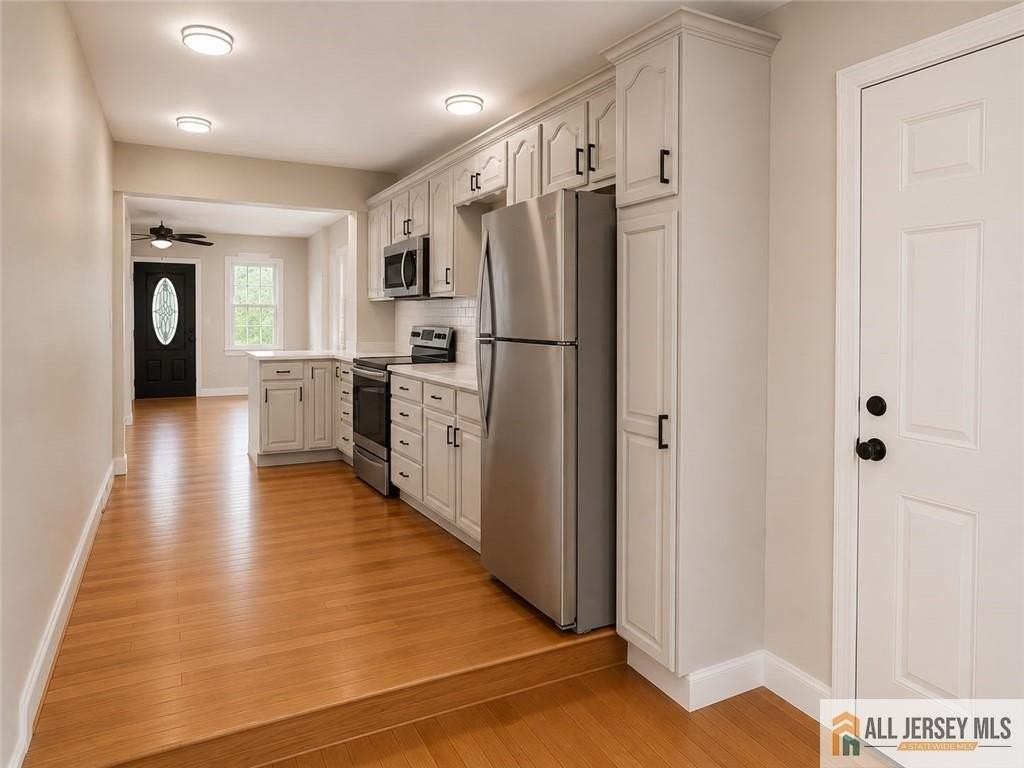 52 Park Ave - Photo 4 of 14