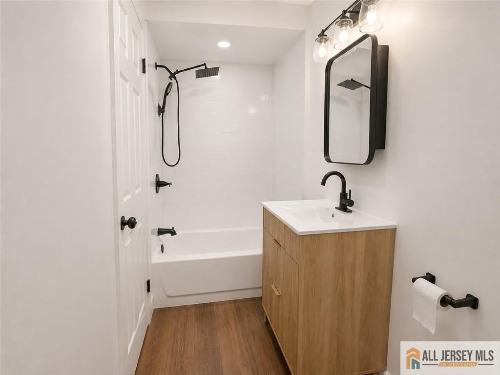 52 Park Ave - Photo 5 of 14