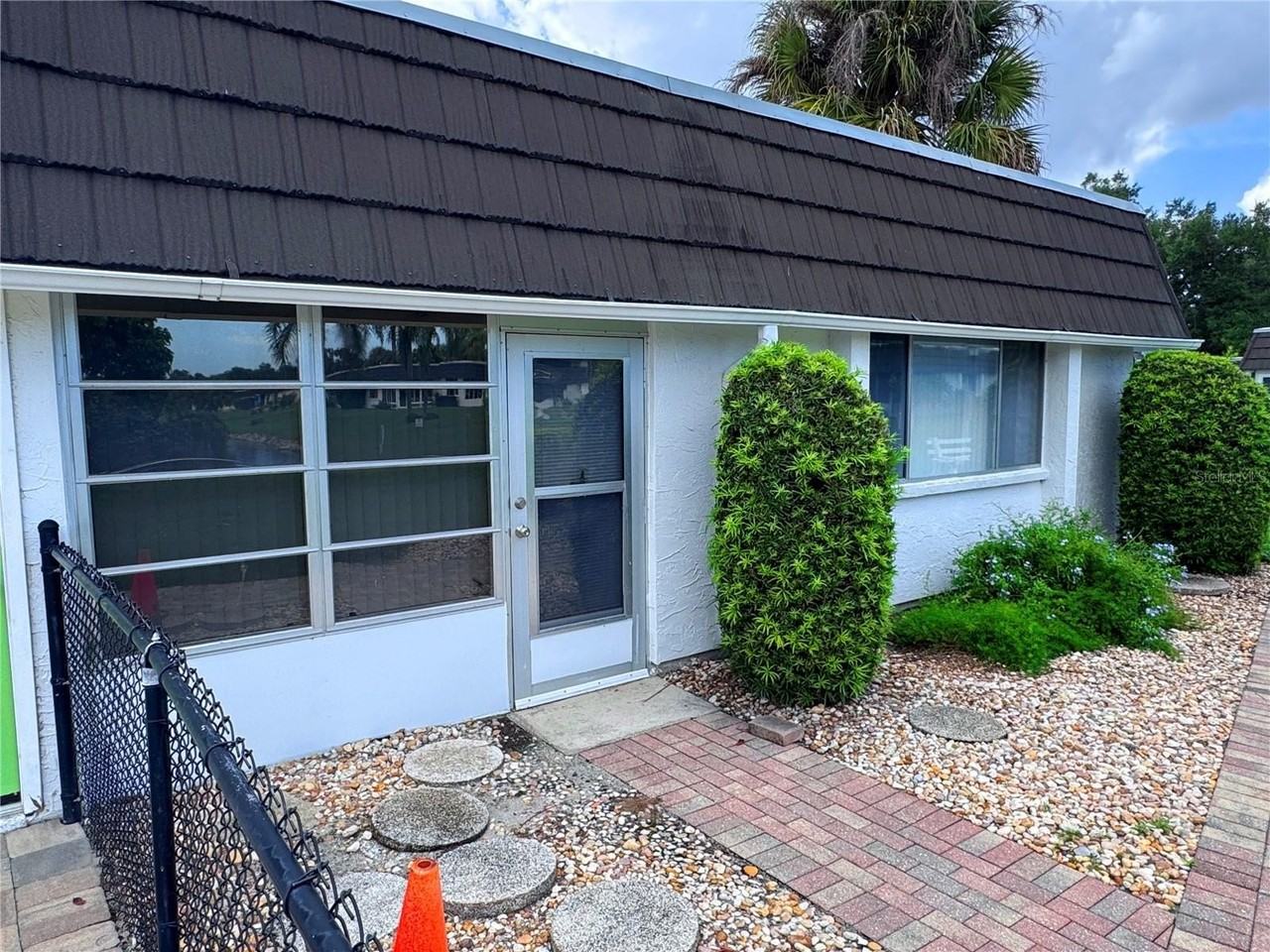1213 Glen Oaks Dr E - Photo 3 of 28