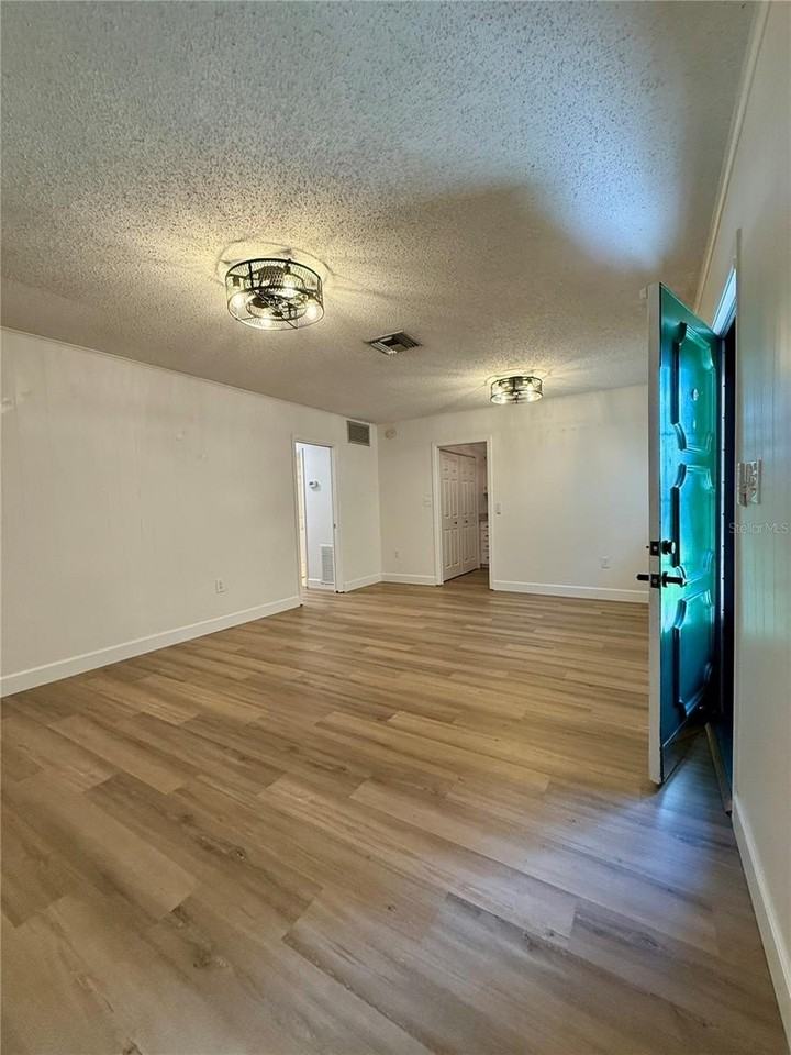 3429 S Polk Ave - Photo 2 of 9