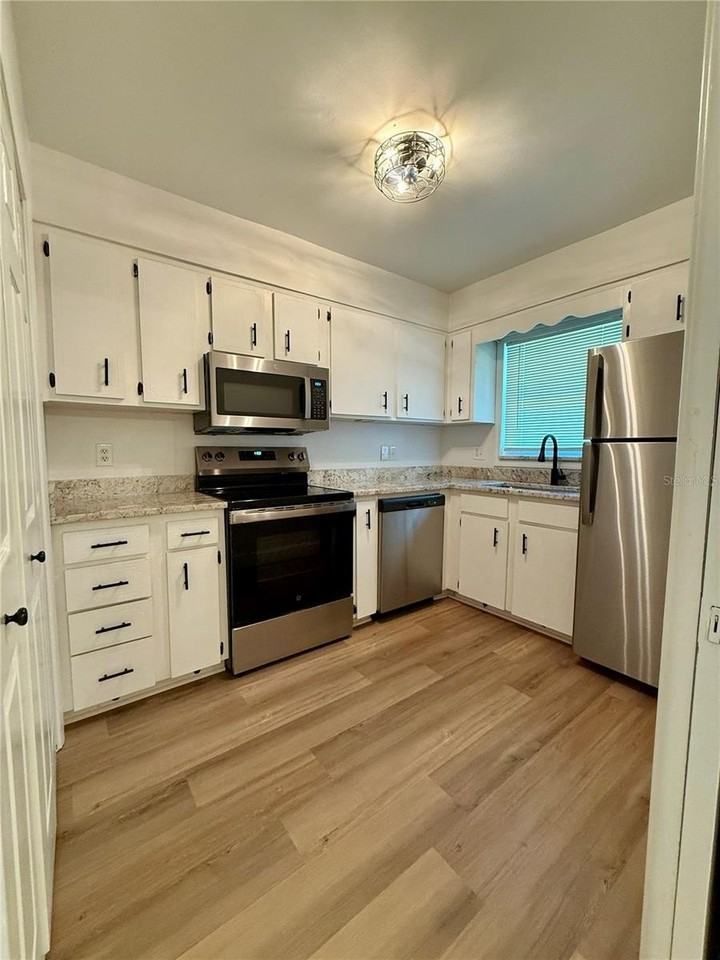 3429 S Polk Ave - Photo 7 of 9